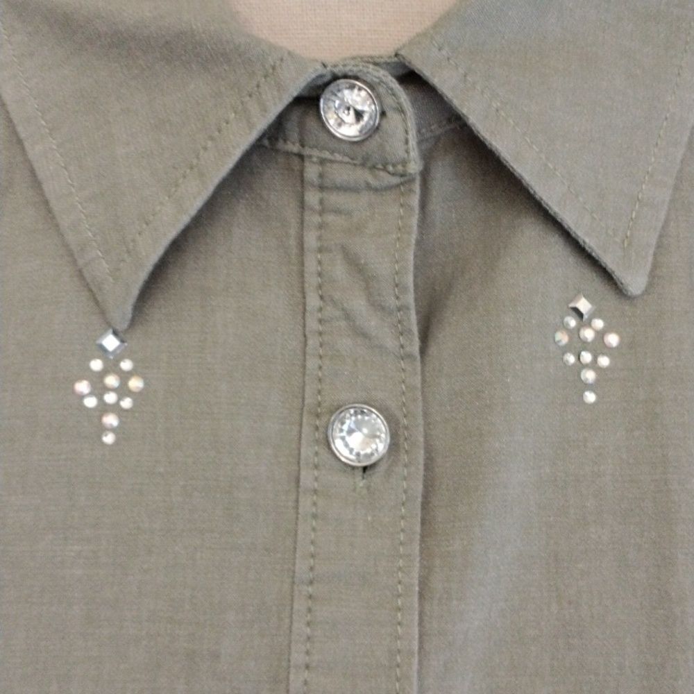 Quacker Factory Sage Embellished Button-Up Top - Picture 3 of 12